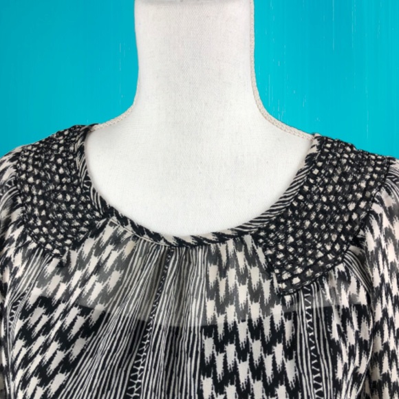 Black White Blouse - Picture 3 of 4